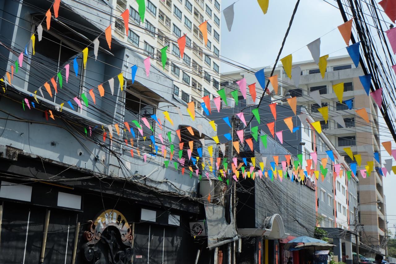 Slumwhite Hostel Bangkok Exterior photo